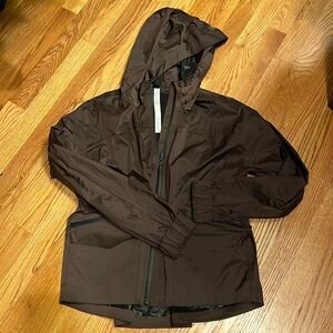 EUC Lululemon athletica Windbreaker- Size 4